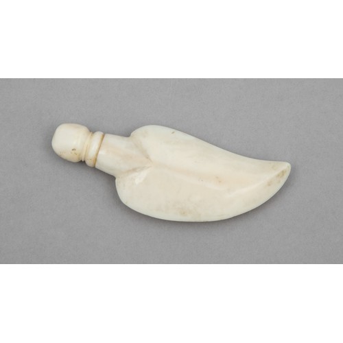 32 - A SPERM WHALE TOOTH SNUFF BOTTLE