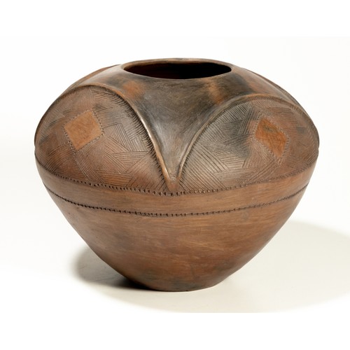 336 - A ZULU BEER POT, UKHAMBA