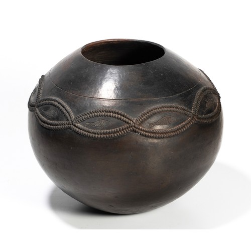 512 - Property of a CollectorA ZULU BEER POT, NESTA NALA