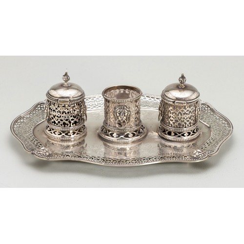 980 - A VICTORIAN SILVER INKWELL, POSSIBLY, GEORGE FOX, LONDON, 1880