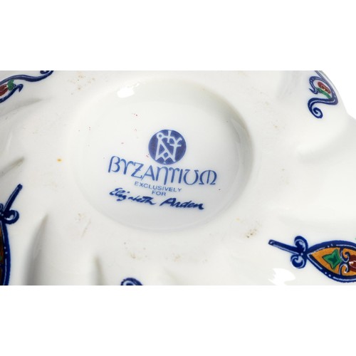 246 - A COLLECTION OF ELIZABETH ARDEN PORCELAIN WARE