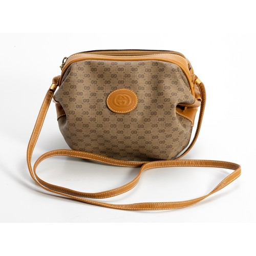 1183 - A VINTAGE GUCCI SLING BAG