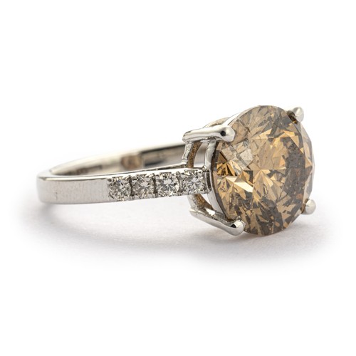 1475 - A 5.63 CARAT CERTIFIED NATURAL DIAMOND DRESS RING