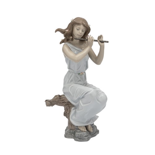 505 - A LLADRÓ 'GRACEFUL TUNE' PORCELAIN FIGURINE