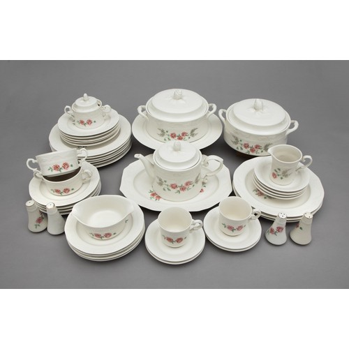 553 - A LA ROCHELLE DINNER SERVICE