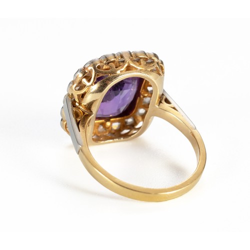 1438 - A NATURAL DIAMOND AND AMETHYST DRESS RING