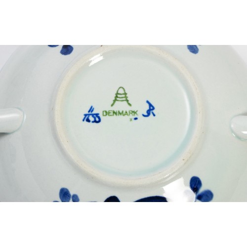 554 - A ROYAL COPENHAGEN ‘TRANQUEBAR BLUE’ DINNER SERVICE