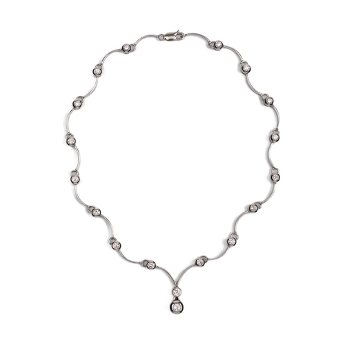 422 - A 5.50 CARAT NATURAL DIAMOND NECKLACE