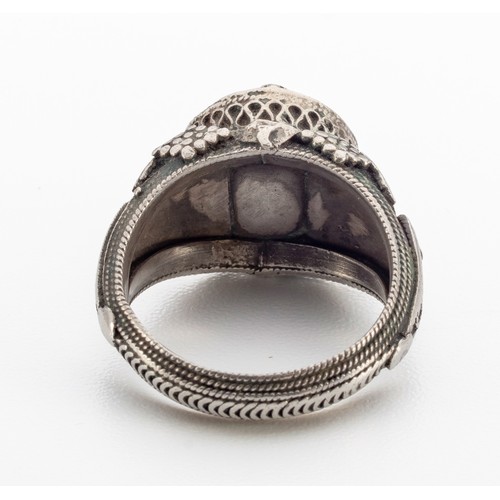 329 - A SILVER RING