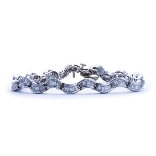 1492 - A 5.01 CARAT NATURAL DIAMOND TENNIS BRACELET