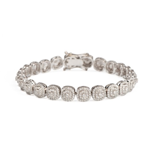A NATURAL DIAMOND TENNIS BRACELET, 4.50 CARATS