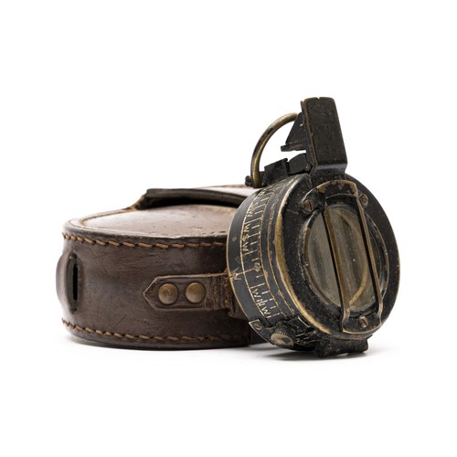 61 - A MILITARY COMPASS, EARLY 20TH CENTURY