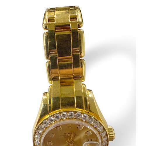9 - A LADY'S FULL YELLOW GOLD AND NATURAL DIAMOND WRISTWATCH, ROLEX DATEJUST PEARL MASTER