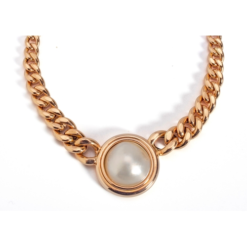 26 - A MABE PEARL CHAIN
