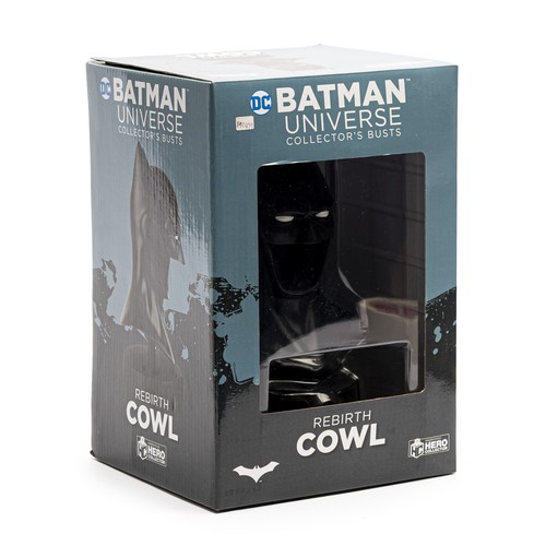  BATMAN UNIVERSE COLLECTOR'S BUST, FEATURING THE REBIRTH COWL