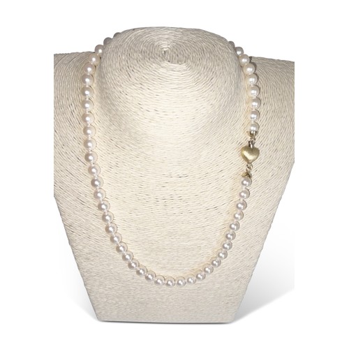 37 - A JAPANESE AKOYA CULTURED PEARL NECKLACE