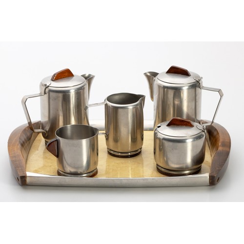 39 - A STAINLESS STEEL AND WOOD SERVICE SET