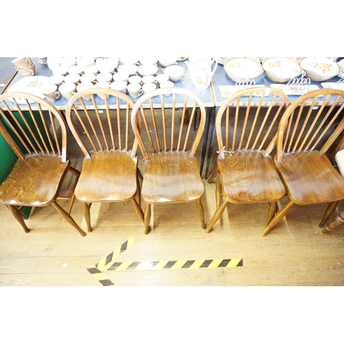 189 - 5 spindlebacked kitchen chairs