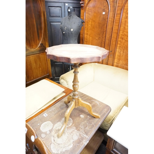 307 - A mahogany tripod table