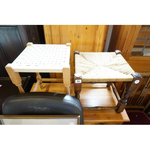 31 - 2 stools