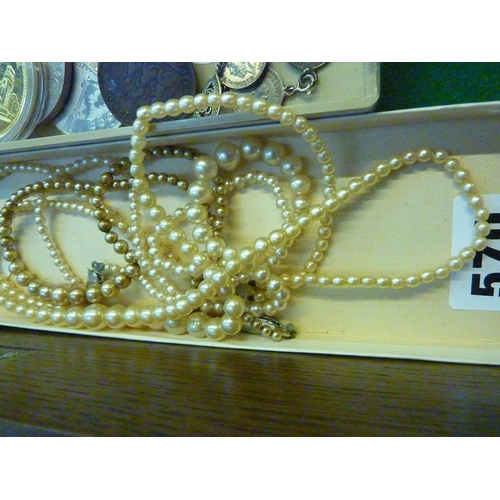 570 - 3 faux pearl necklaces