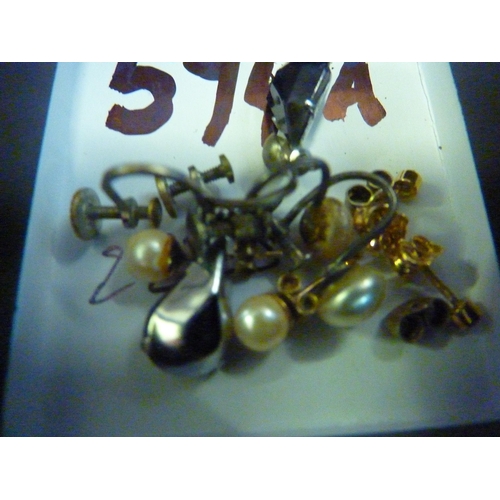 594a - Assorted earrings