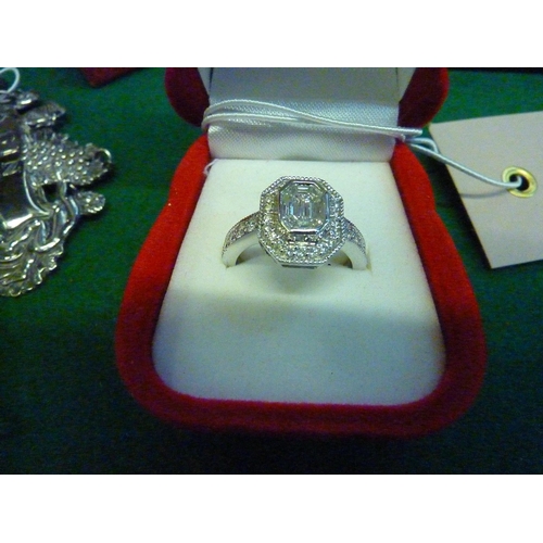 598 - Decorative white gold and diamond ladies ring