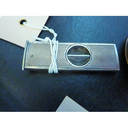 608 - A silver cigar snipper