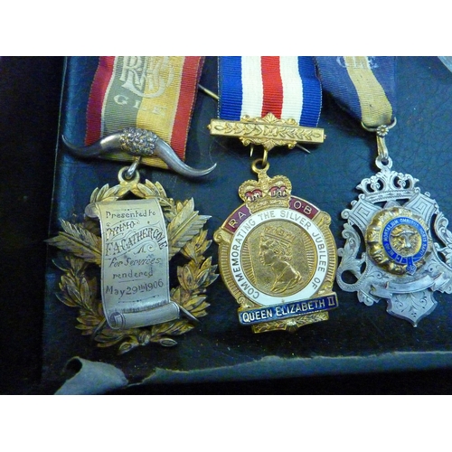 609 - 3 RAOB medals, 2 highly decorative silver designs