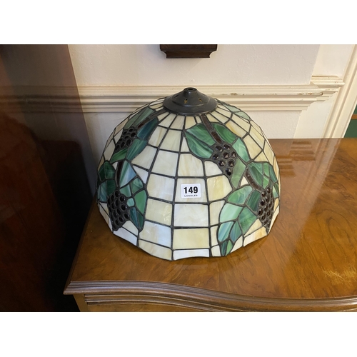 149 - A Tiffany style lamp shade