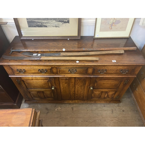 25 - An oak dresser