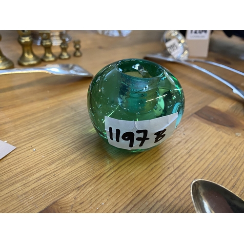 Lot 1197b     