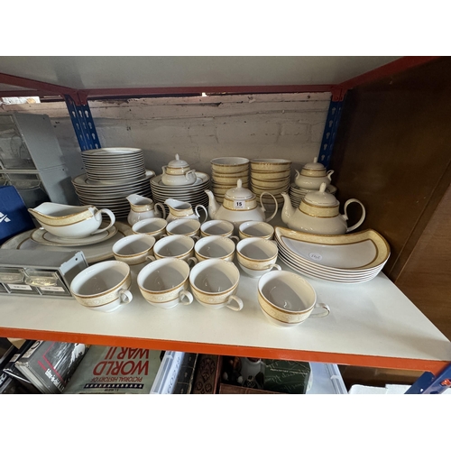 15 - A quantity of decorative tableware