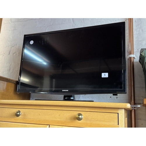 5 - A Samsung TV