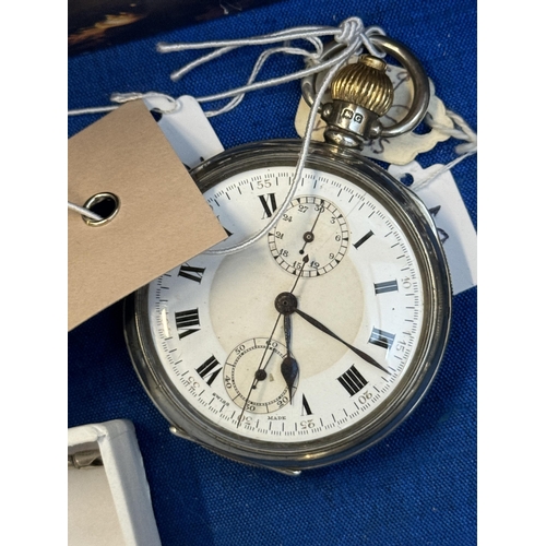 873 - A silver pocket watch with subsidiary seconds - Swiss movement