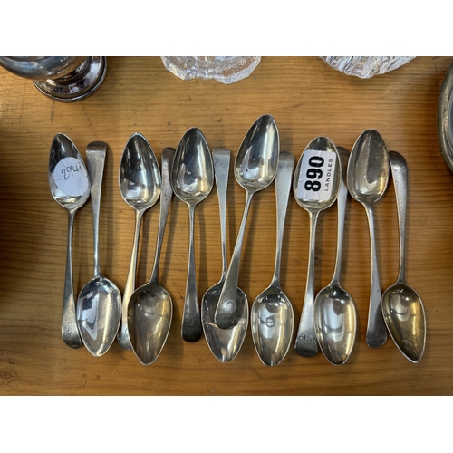 890 - 12 assorted teaspoons