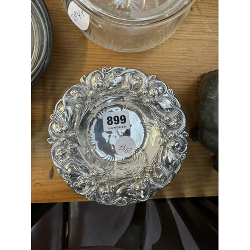 899 - A sterling silver dish