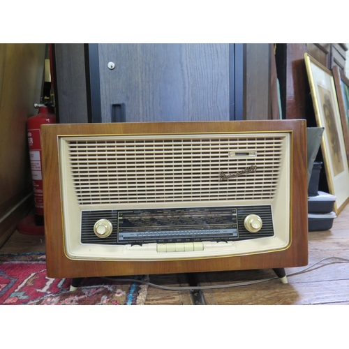 241 - A Weimar 4680 radio in a walnut case