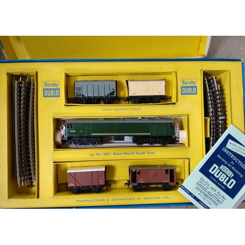 59 - No 27.  Hornby-Dublo 2-rail 2033 Co-Bo Diesel Goods Set in box with instructions sheet.