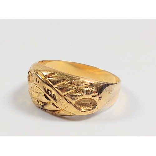 290A - A Portuguese 18ct gold ring. size M and a half. 2.01 grams.