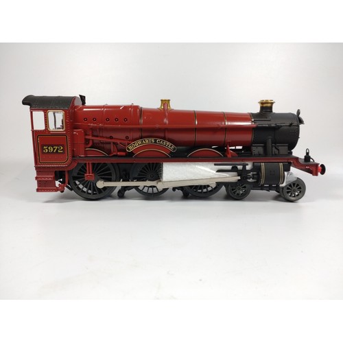 433 - Lionel Hogwarts Railway O gauge electric train comprising 4-6-0 Hogwarts Castle Locomotive 5973 with... 