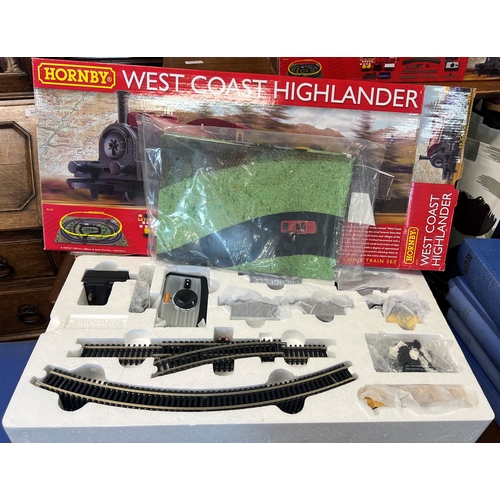 25A - Hornby West Coast Highlander OO Gauge Model Train Set. In mint condition.