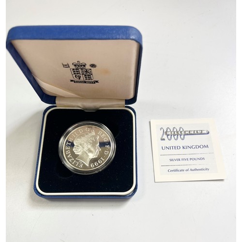 439 - 2000 silver proof millennium £5