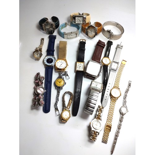 450 - A collection of fashion watches