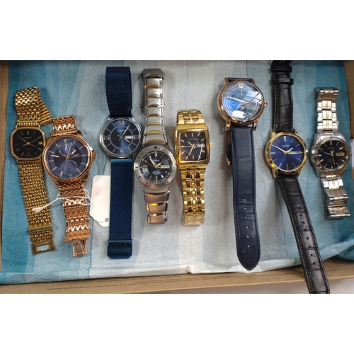 431 - A collection of eight watches, including a Raymond Weil, Lorus, Pulsar, Sekonda and Seiko