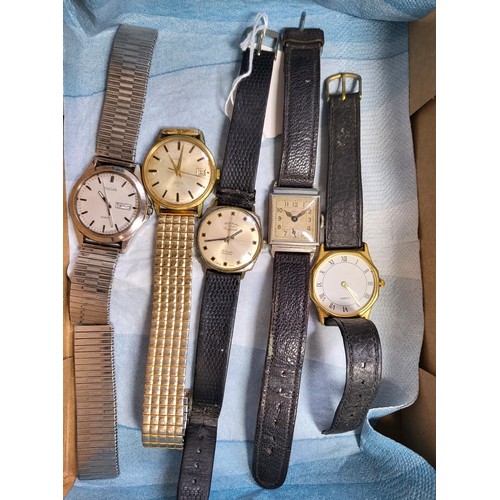 303 - Five vintage wrist watches to include a Rotary Ladysport, 17 Jewelled manual wind, a Jnomatic 1960's... 