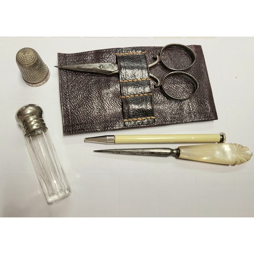 299 - A mid 20th century cased ladies vanity / manicure set with green resin handles, together with a late... 