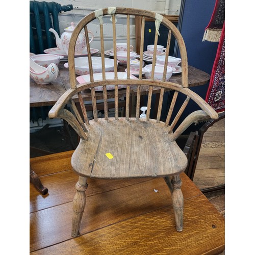 30 - A mahogany dressing table mirror on a stand, the stand with brass finials and fluted column decorati... 