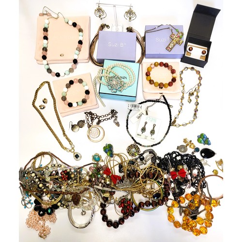 338 - A group of costume jewellery items, including pieces by Lola Rose, a malachite bangle, beaded neckla... 