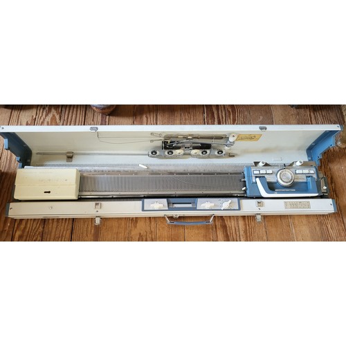 115 - A vintage Knitmaster ES-302 knitting machine. A/F